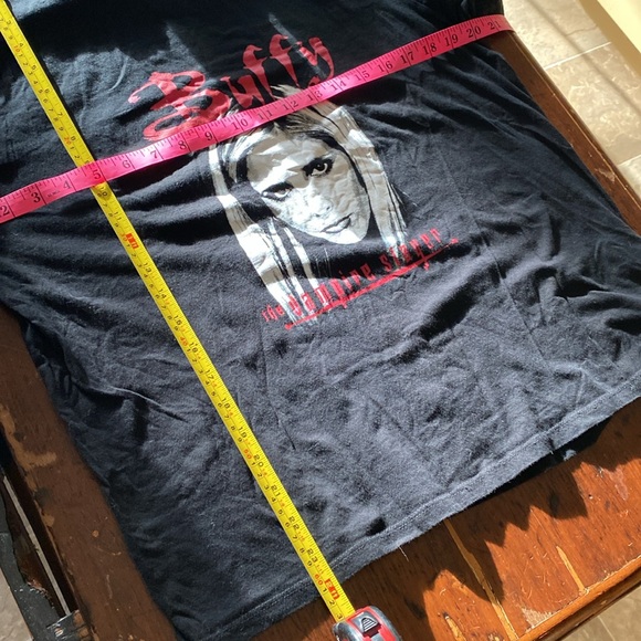 Lot of three 100% cotton tees—The Exorcist, Gremlins & Buffy the Vampire Slayer - Picture 9 of 13